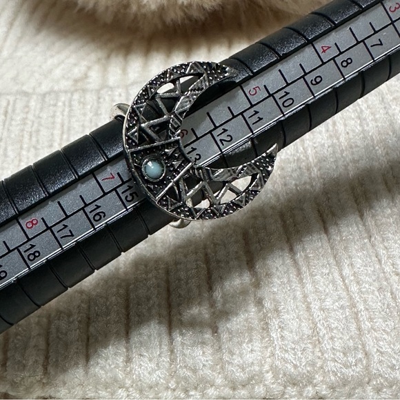 Moon silver ring - Picture 3 of 3